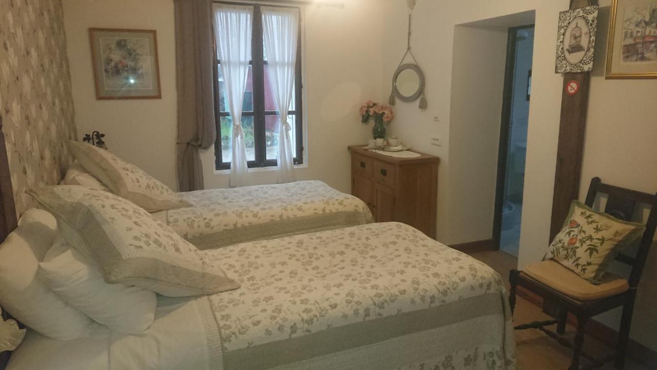 Le Jardin De Rose 24 Feuillebert Romagne 86700 Bed & Breakfast Ngoại thất bức ảnh