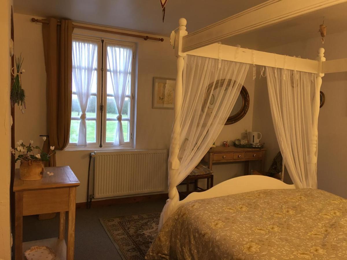 Le Jardin De Rose 24 Feuillebert Romagne 86700 Bed & Breakfast Ngoại thất bức ảnh