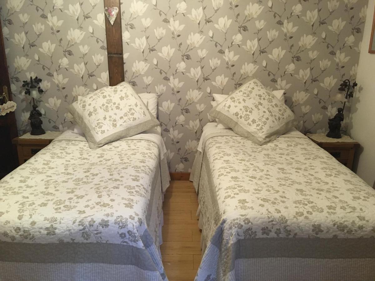 Le Jardin De Rose 24 Feuillebert Romagne 86700 Bed & Breakfast Ngoại thất bức ảnh