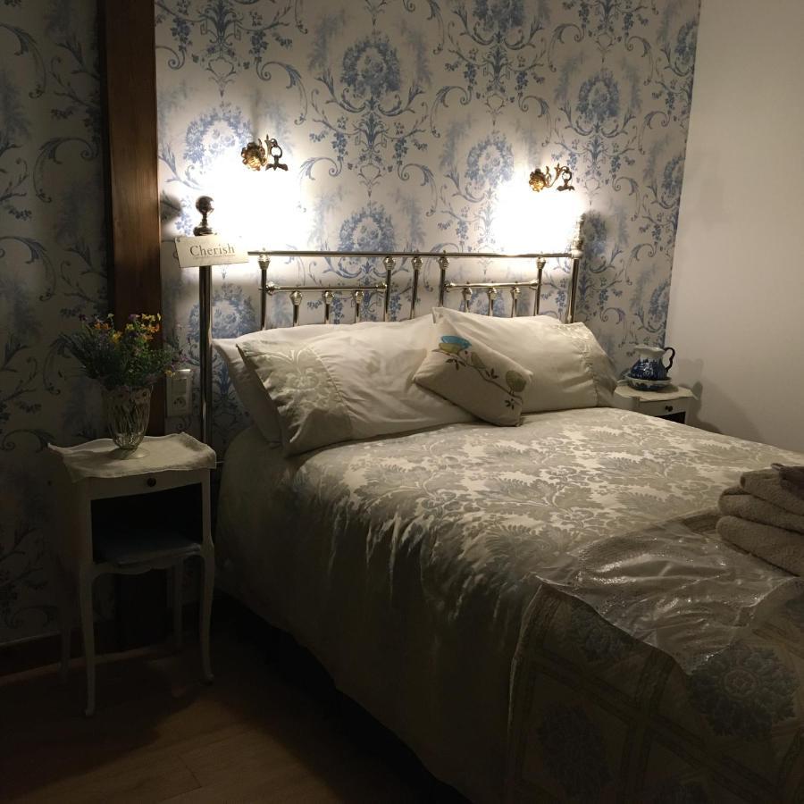Le Jardin De Rose 24 Feuillebert Romagne 86700 Bed & Breakfast Ngoại thất bức ảnh