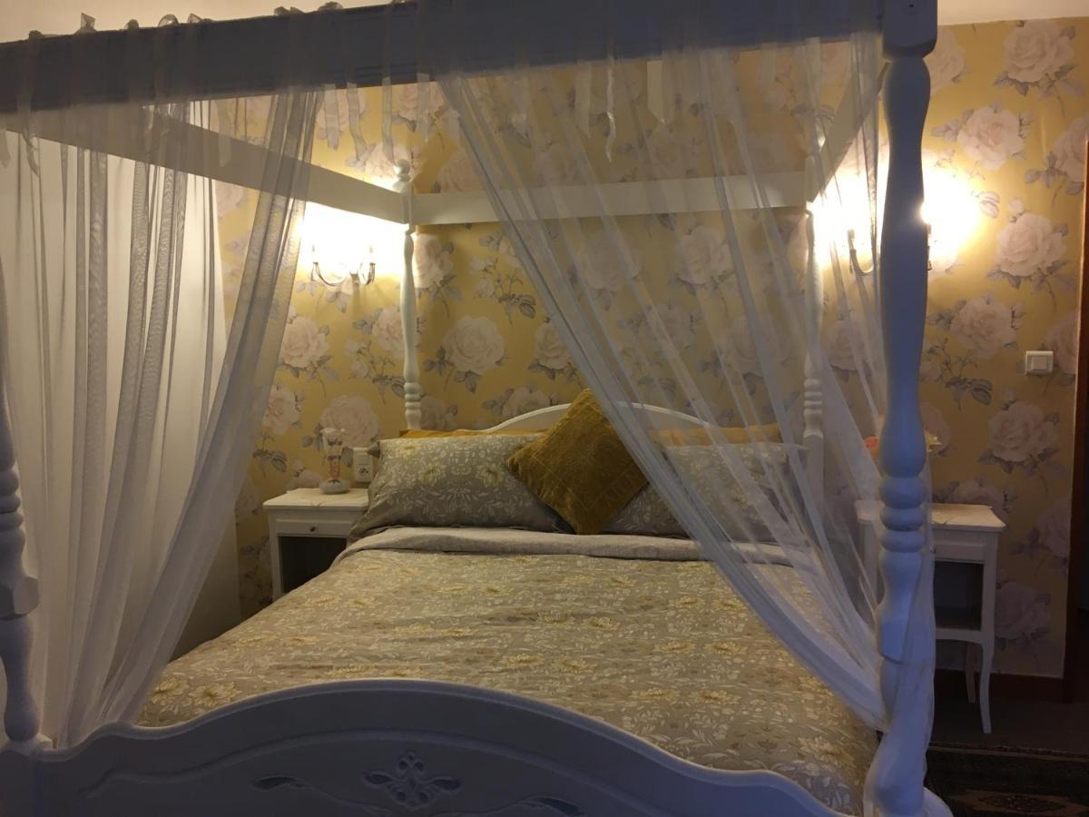 Le Jardin De Rose 24 Feuillebert Romagne 86700 Bed & Breakfast Ngoại thất bức ảnh