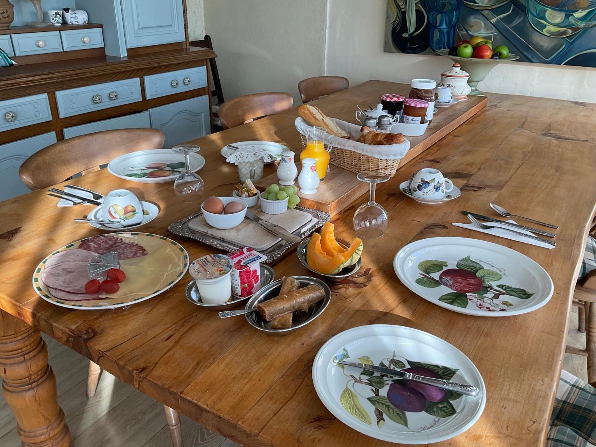 Le Jardin De Rose 24 Feuillebert Romagne 86700 Bed & Breakfast Ngoại thất bức ảnh